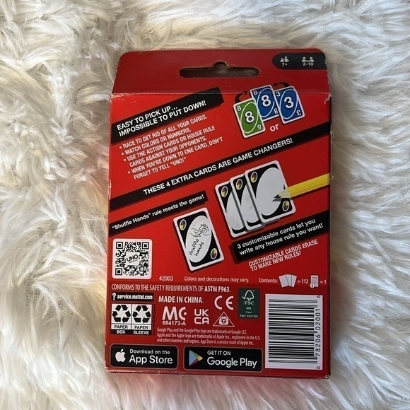 Uno Family Card Game 2-10 Players Ages 7+ - Picture 2 of 2